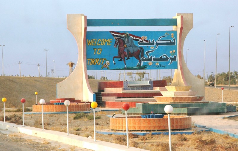 Convoy through Tikrit; Sadam Housains home town